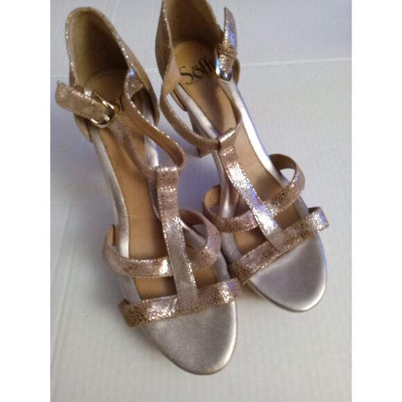 Sofft women size 8M T-strap metallic champagne platform heel leather sandals - Picture 2 of 9